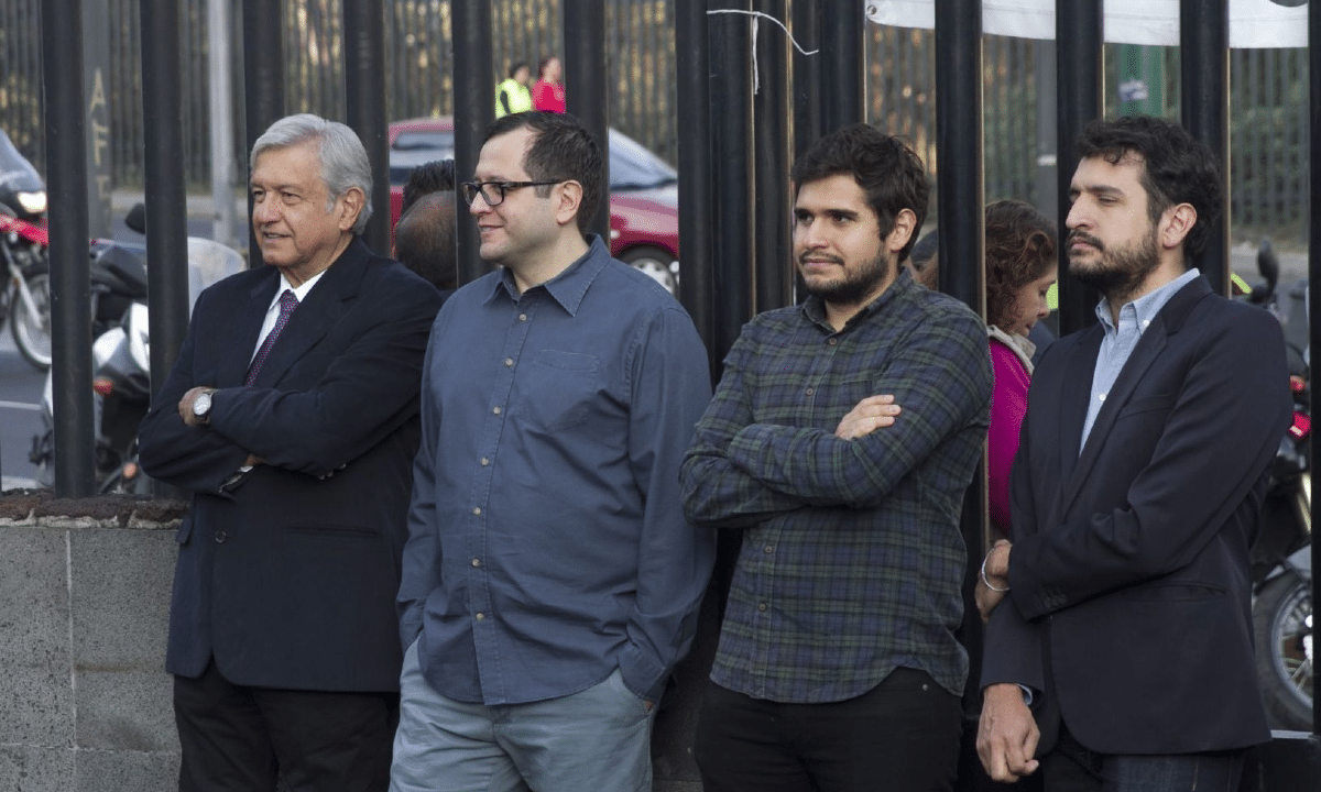 Modelo para armar: 18 piezas de opulencia y poder de los hijos de AMLO