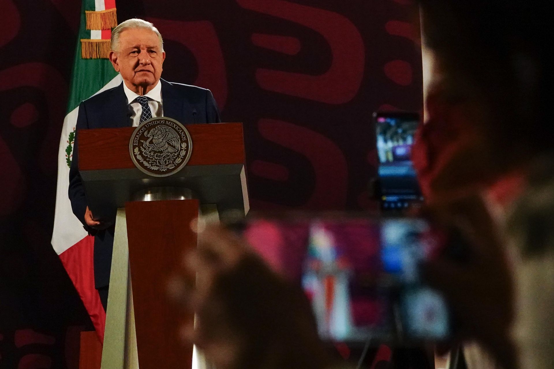 El presidente López Obrador se mostó molesto por el fallo del TEPJF. (Cuartoscuro)