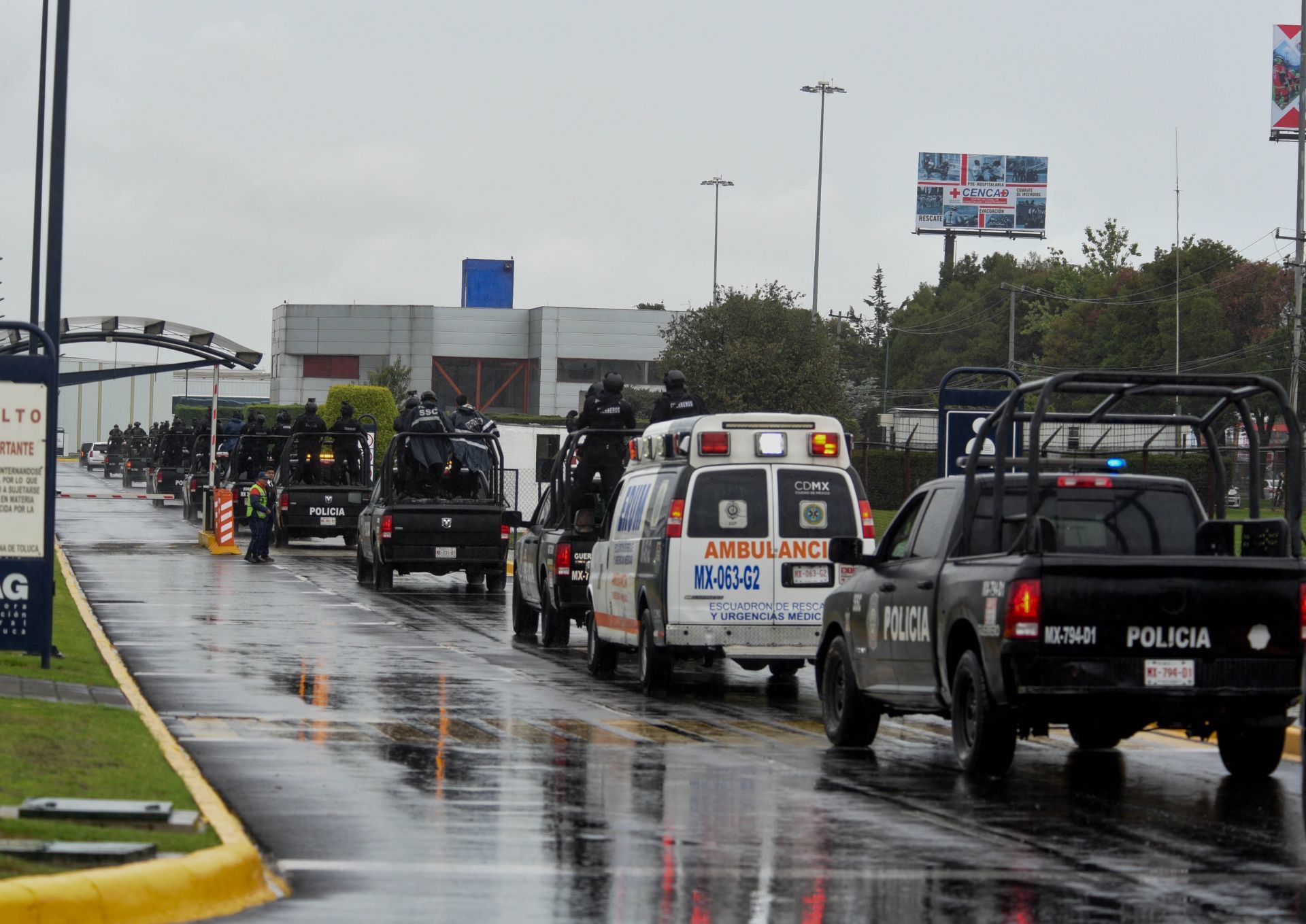 Traslado cuerpo Milton Morales Aeropuerto de Toluca, (Cuartoscuro)