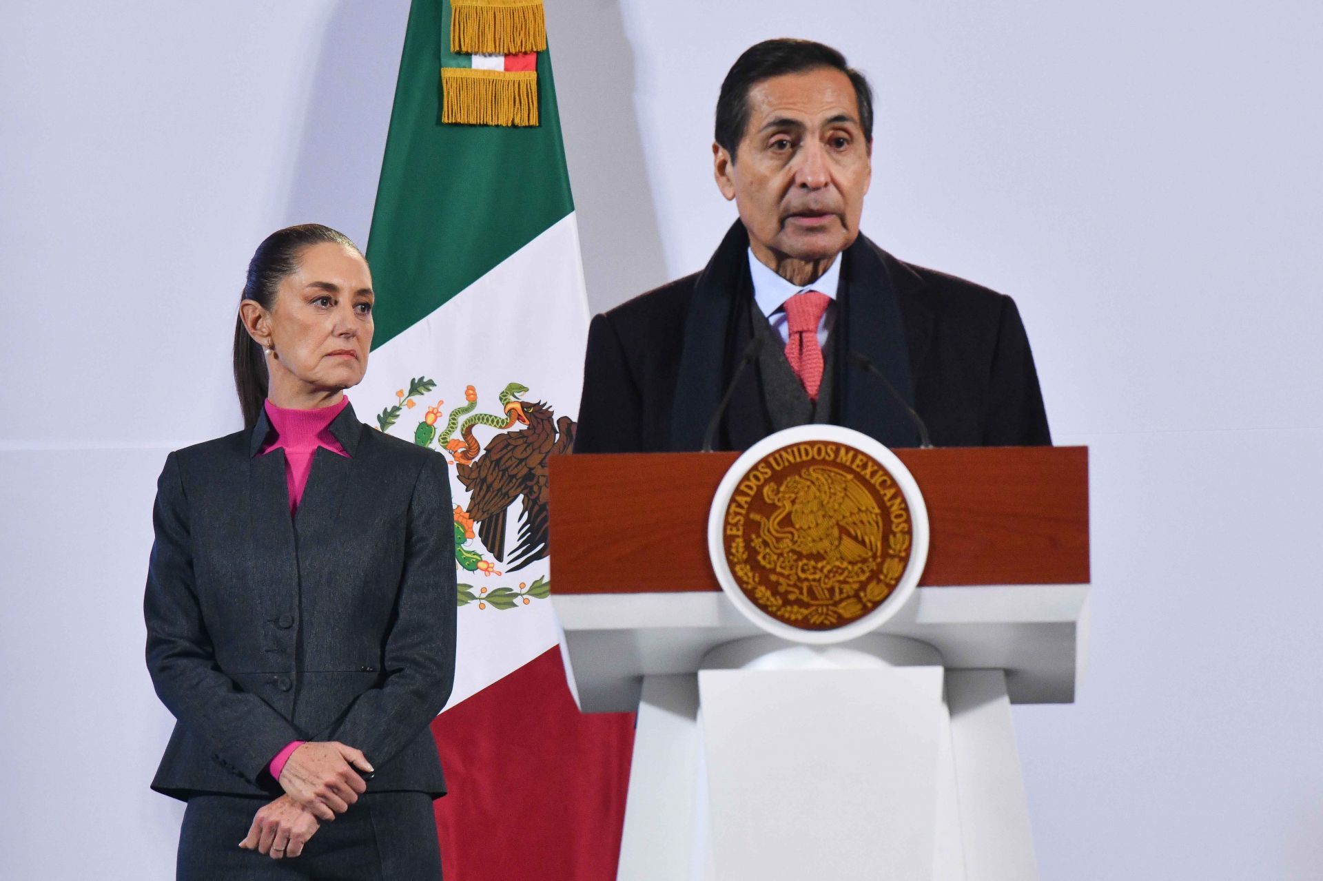 La presidenta Claudia Sheinbaum y el secretario Rogelio Ramírez de la O. (Cuartoscuro)