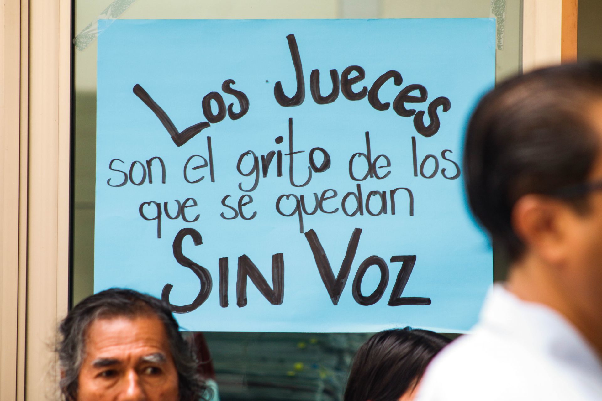 Irma Elizabeth Monzón Velasco, secretaria de tribunal, explica en entrevista para EMEEQUIS que este recorte afecta principalmente el ejercicio de la justicia. (Archivo/Cuartoscuro)