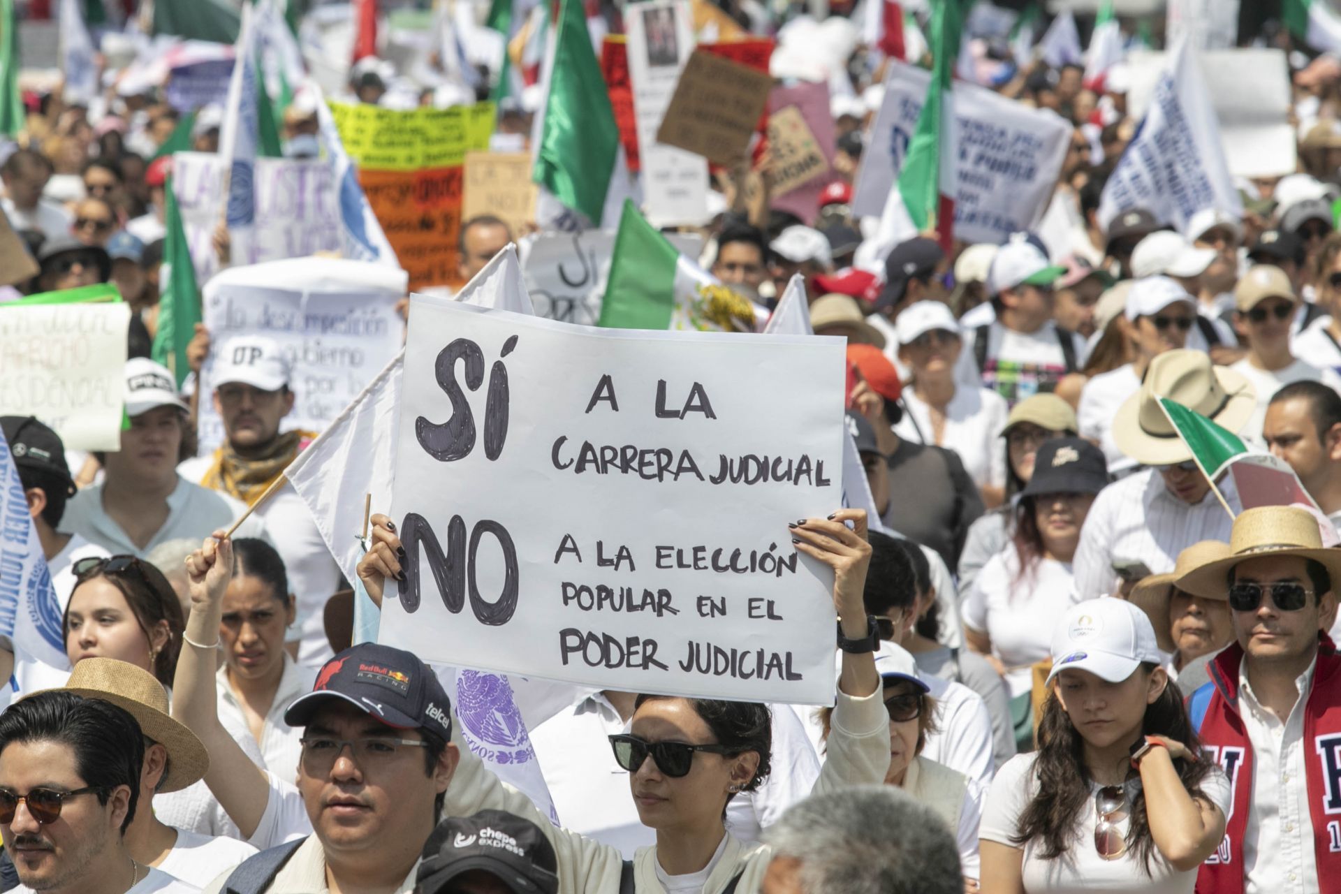 Imagen de archivo de estudiantes que protestan contra Reforma Judicial. (Cuartoscuro)