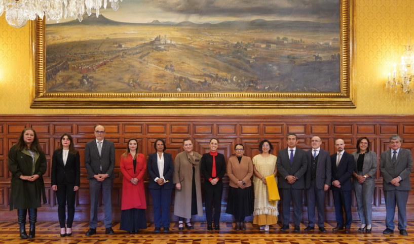 La reunión de la presidenta Claudia Sheinbaum con consejeros del INE.