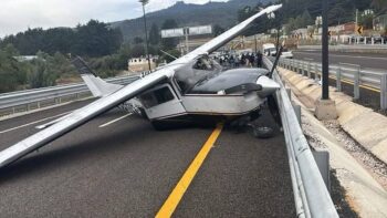 Avioneta “estrena” autopista de Hidalgo que será inaugurada por Sheinbaum