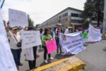 Protesta personal de Salud en Toluca por falta de medicamentos e infaestructura durante marzo pasado. (Cuartoscuro)