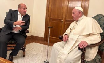 ¿Y Teuchitlán? Alfaro asoma de su escondite tras muerte del Papa Francisco