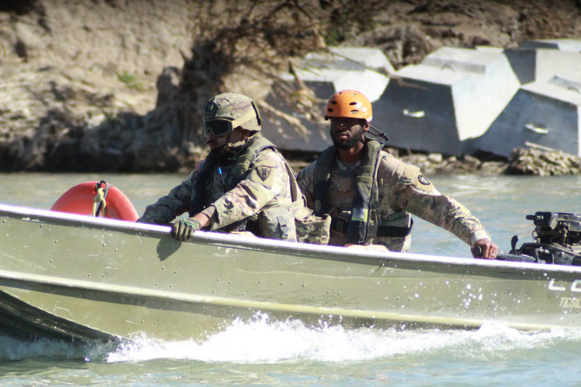 Militares estadounidenses en la frontera con Coahuila.