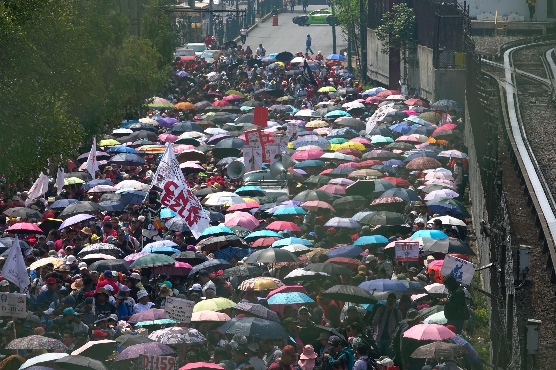Protesta CNTE en AICM. (Cuartoscuro)
