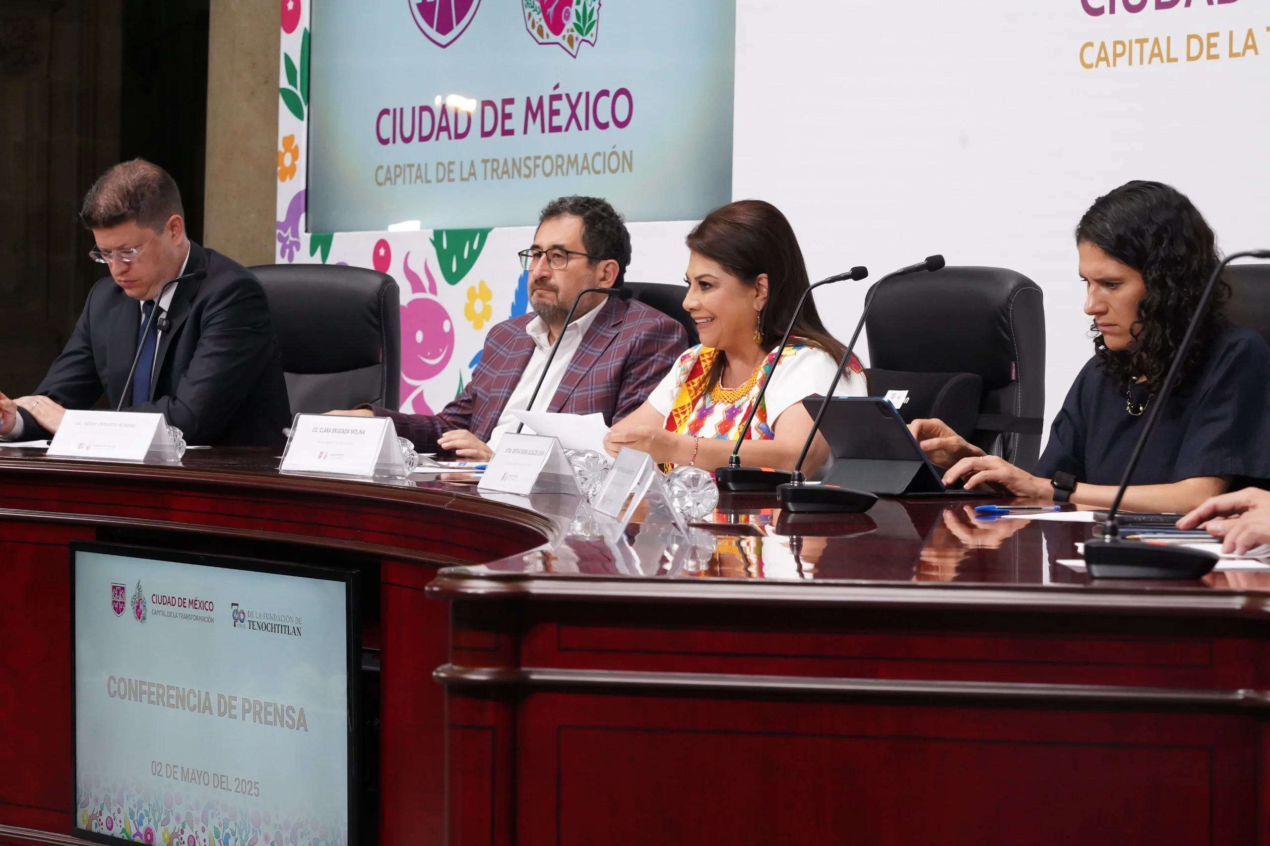 Clara Brugada en conferencia de prensa.