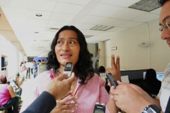 “Nos quieren silenciar”: Abelina López amordaza a medio de Acapulco