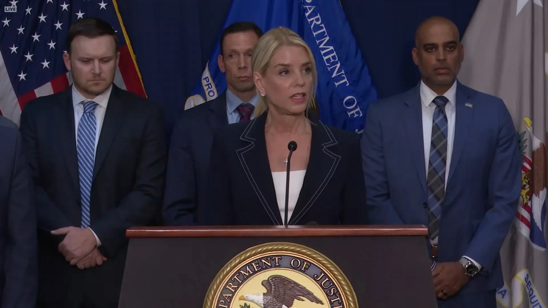 La fiscal estadounidense Pam Bondi..