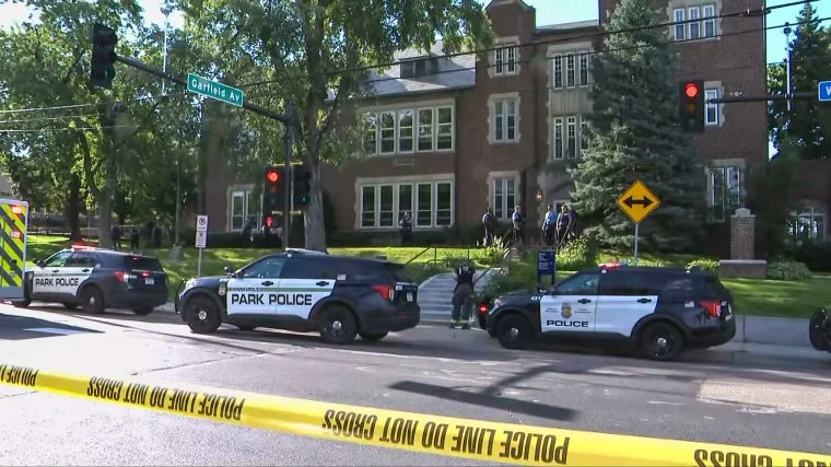 Un tiroteo en la Annunciation Catholic School de Minneapolis .