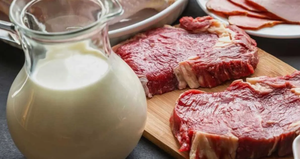 Bistec, carne molida y leche son un lujo, de acuerdo con el INEGI.