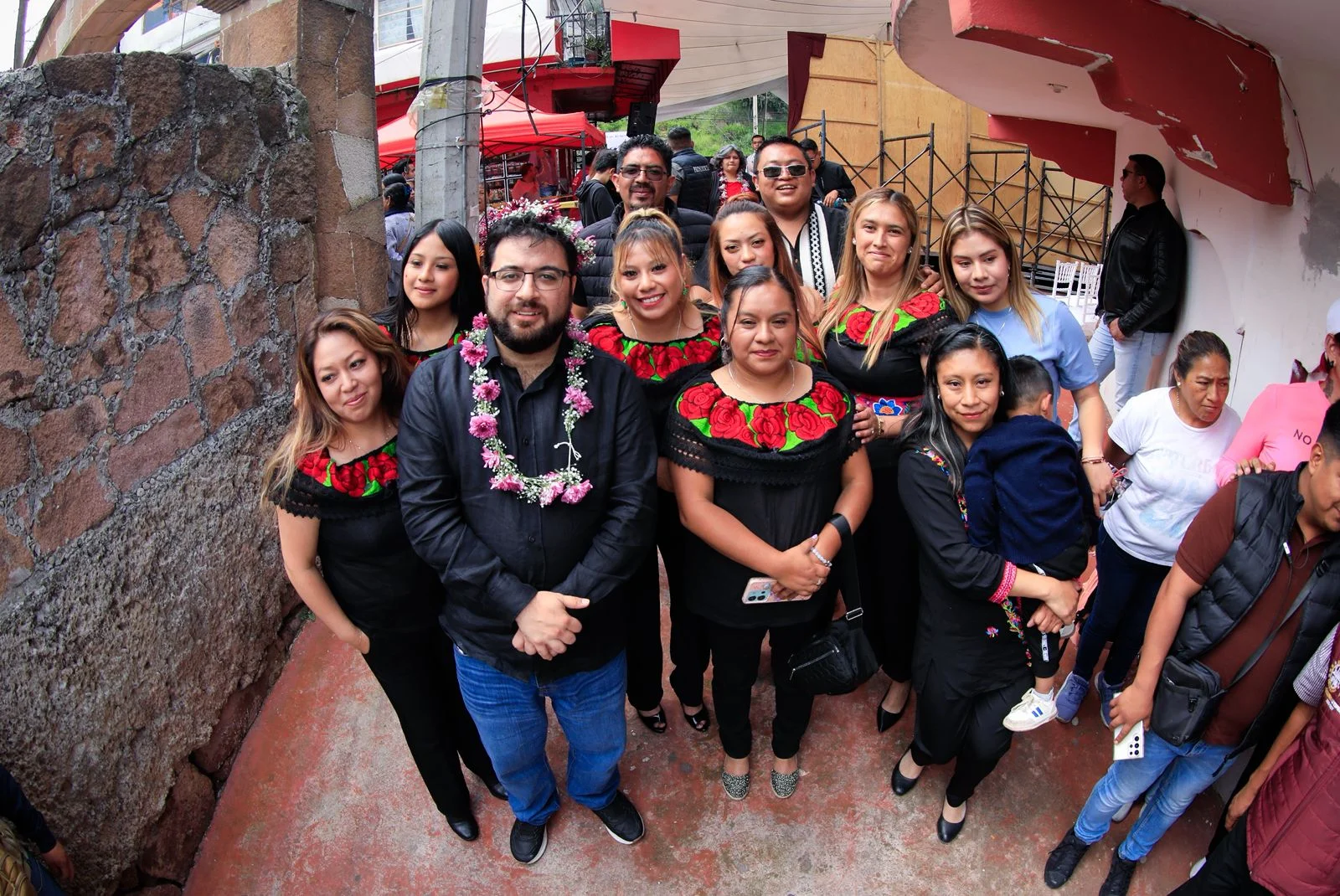 Issac Montoya convocó a asamblea de mujeres.