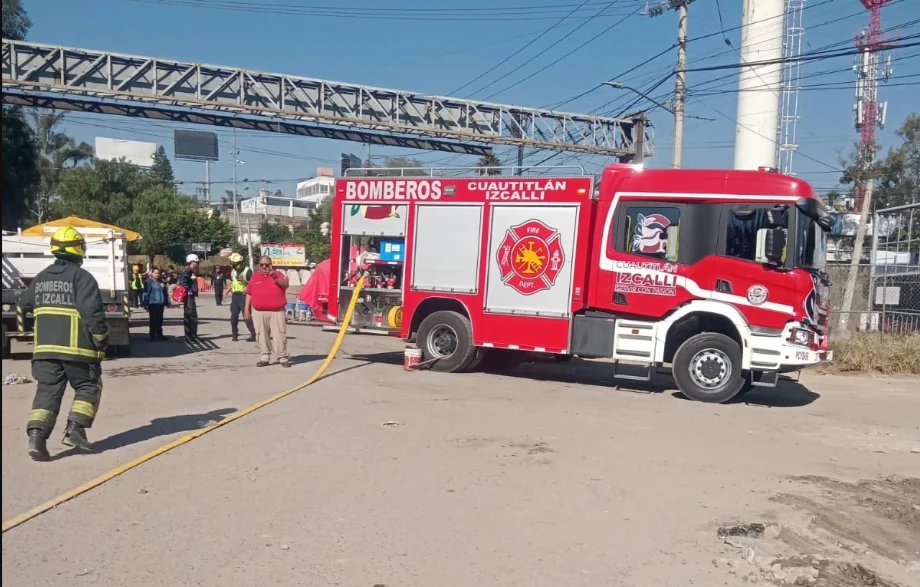 Una fuga de gas natural en la estación Lechería del Tren Suburbano provocó la evacuación de usuarios.