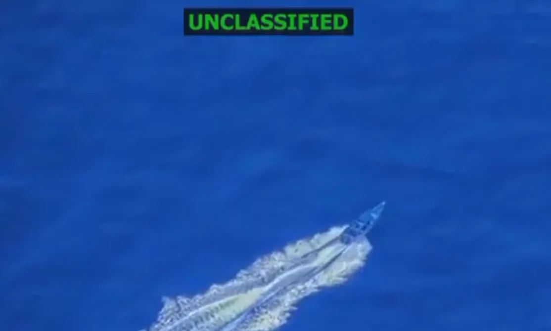 Imagen previa del ataque al barco con supuestos narcoterroristas venezolanos.