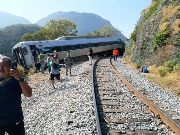 Desacarrila el Tren Interoceánico con 241 pasajeros.