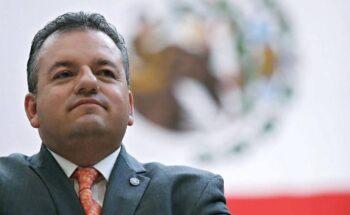 La plaza y los expedientes La plaza y los expedientes