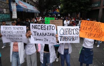 Horas clave para el Fan Fest del Zócalo: comerciantes ya no aguantan Horas clave para el Fan Fest del Zócalo: comerciantes ya no aguantan