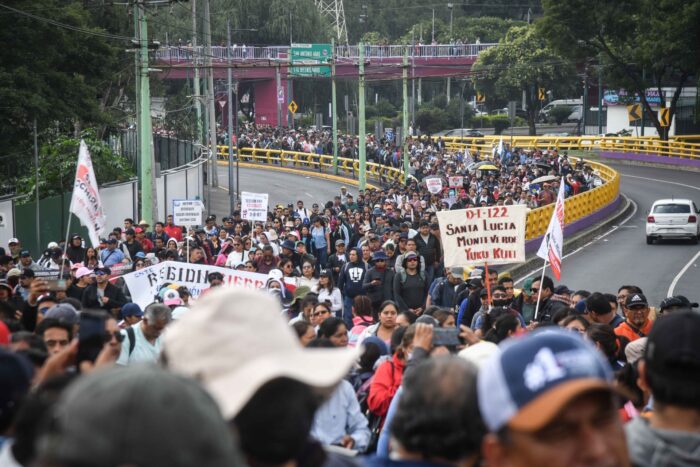 Avanza entre el caos la vibra mundialista en Zócalo y Estadio Azteca Avanza entre el caos la vibra mundialista en Zócalo y Estadio Azteca