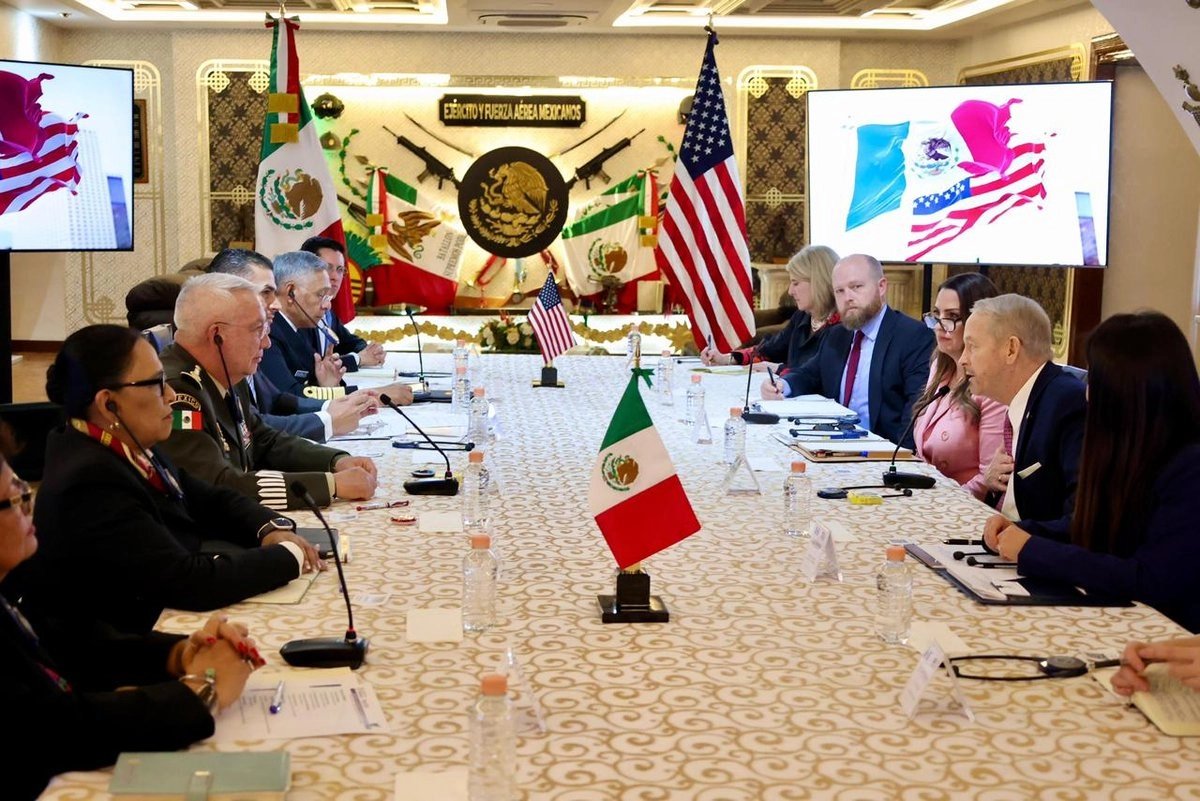 Embajador Ronald Johnson en reunión previa de seguridad con México.