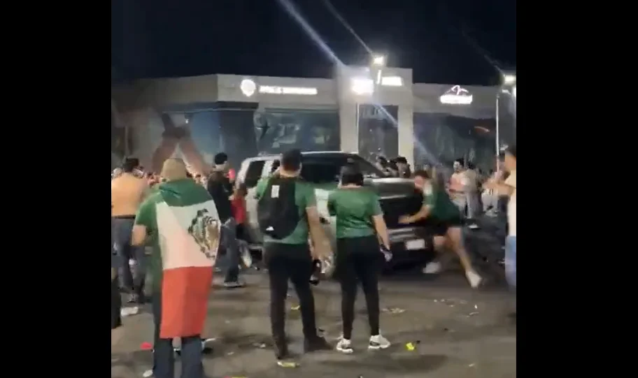 El conductor ebrio atropella a una de las personas en la celebración en Chihuahua.