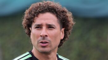 Memo Ochoa ofrece condolencias a víctimas de festejos Memo Ochoa ofrece condolencias a víctimas de festejos