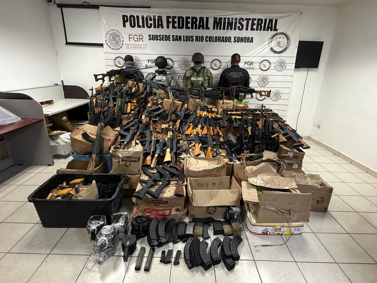 Aseguran arsenal en San Luis Río Colorado, Sonora.