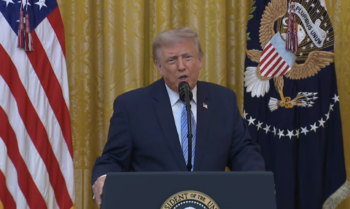 Trump desclasifica documentos y acusa a China de robar datos de 220 millones de votantes estadounidenses Trump desclasifica documentos y acusa a China de robar datos de 220 millones de votantes estadounidenses