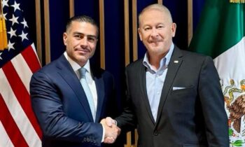 Johnson felicita a México por defender el aguacate: las causas detrás de la suspensión Johnson felicita a México por defender el aguacate: las causas detrás de la suspensión